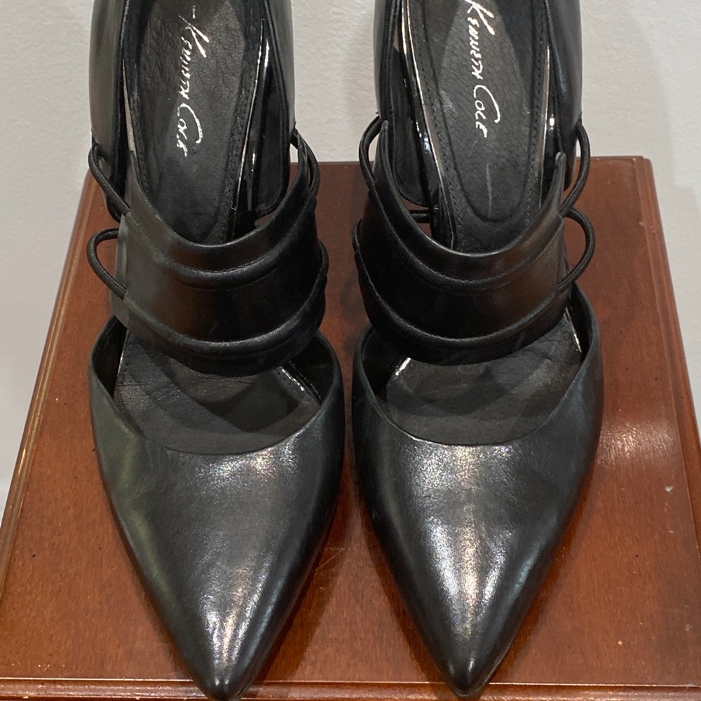 Kenneth Cole New York Water dress leather pumps. - Picture 5 of 12